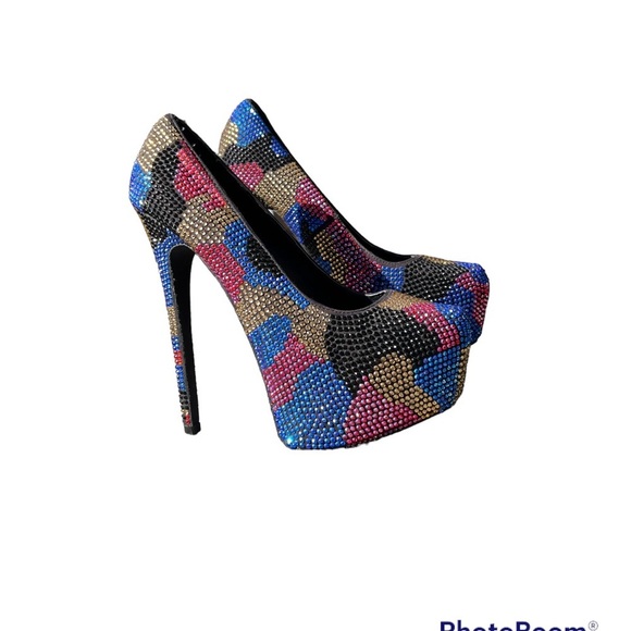 Steve Madden Dyvinal Platform Jeweled Pumps - Picture 2 of 11